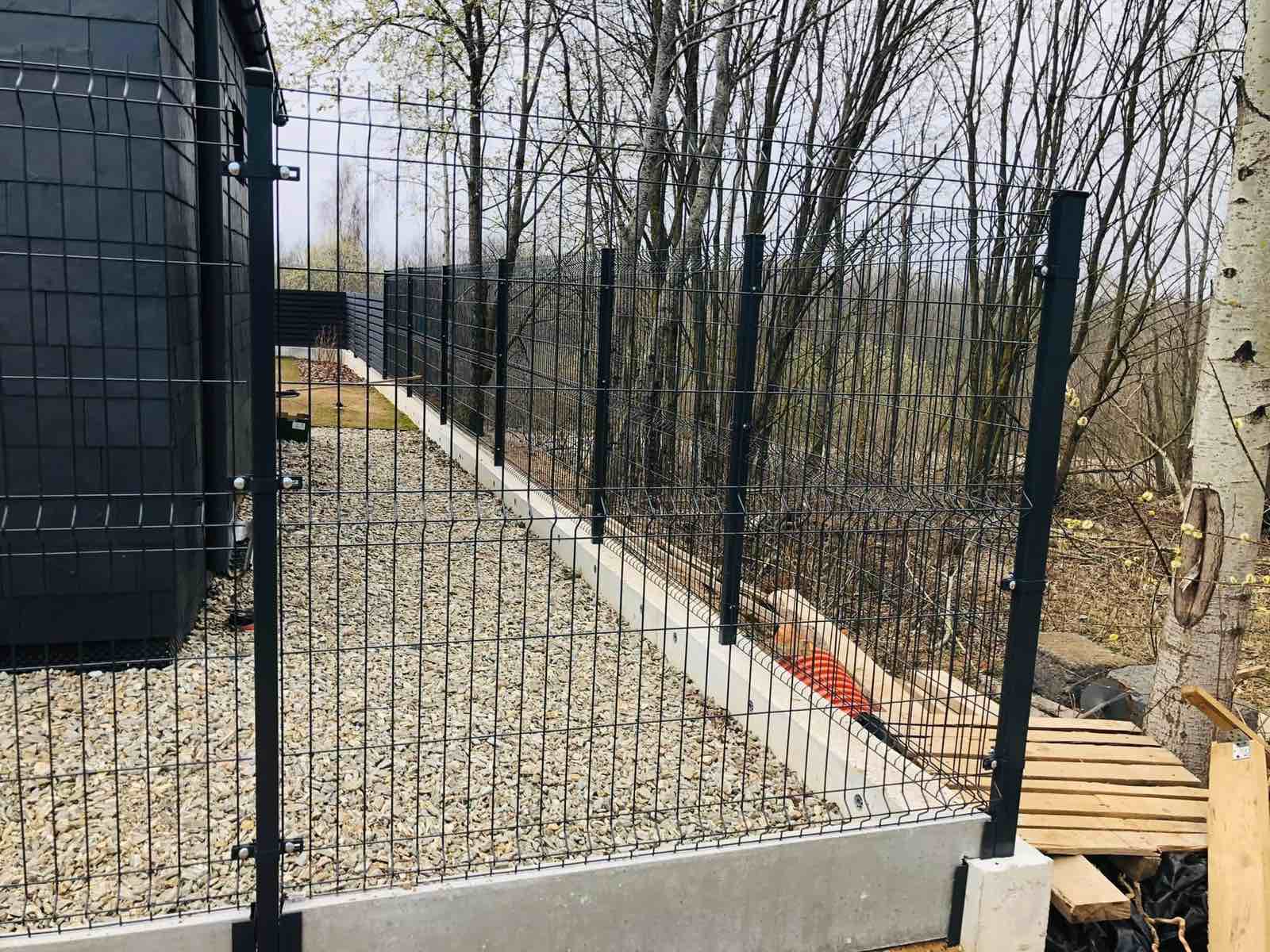 segmentinė tvora – pilka