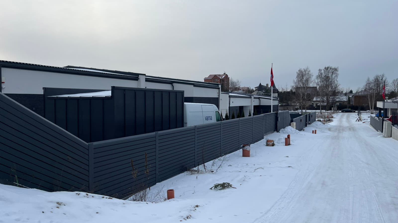 skardinė tvora – pilka
